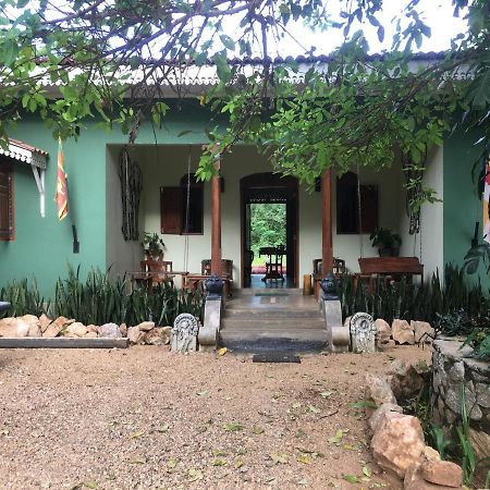 Owls Nest Hotel Udawalawe Bagian luar foto