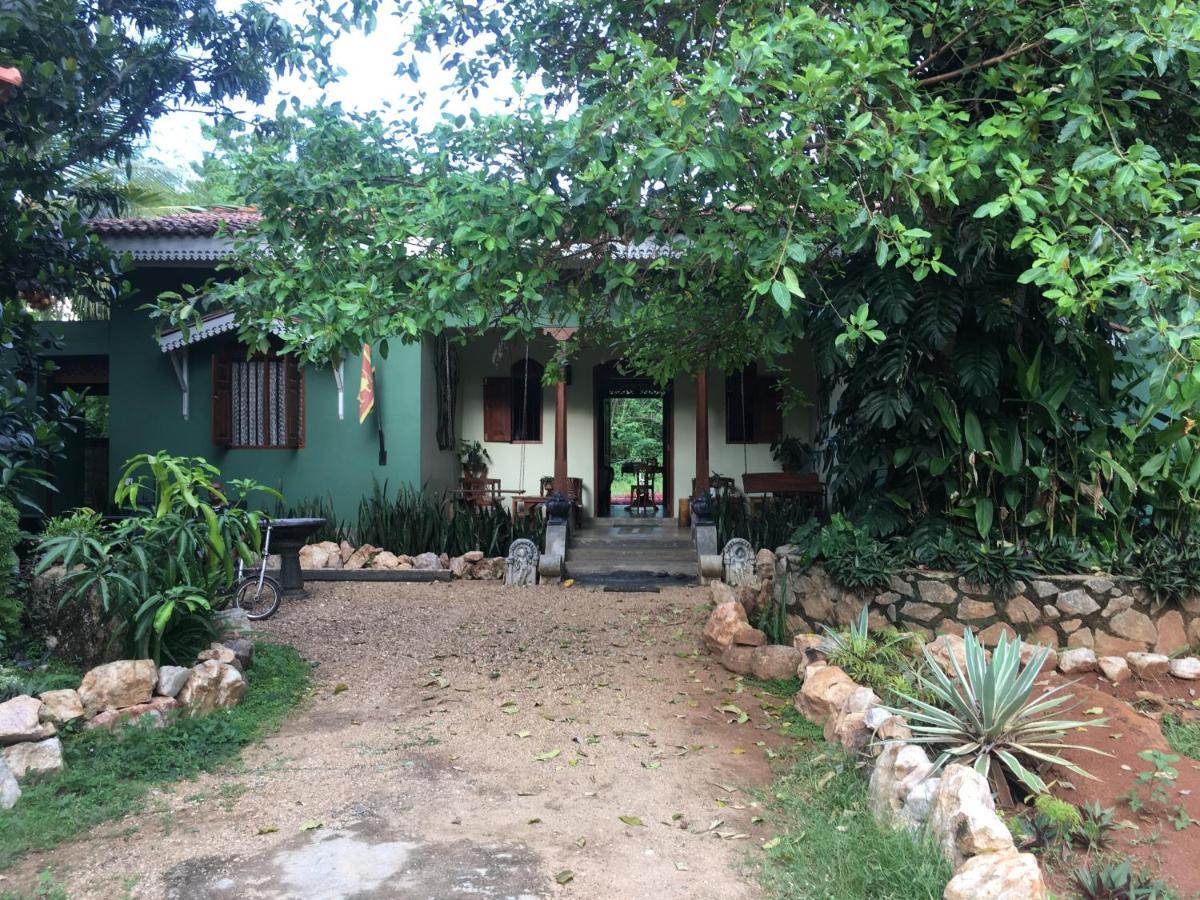 Owls Nest Hotel Udawalawe Bagian luar foto
